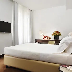 Castello Luxury , Milan Italy