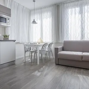 Italianway-cadorna 10a Flat , Milan Italy